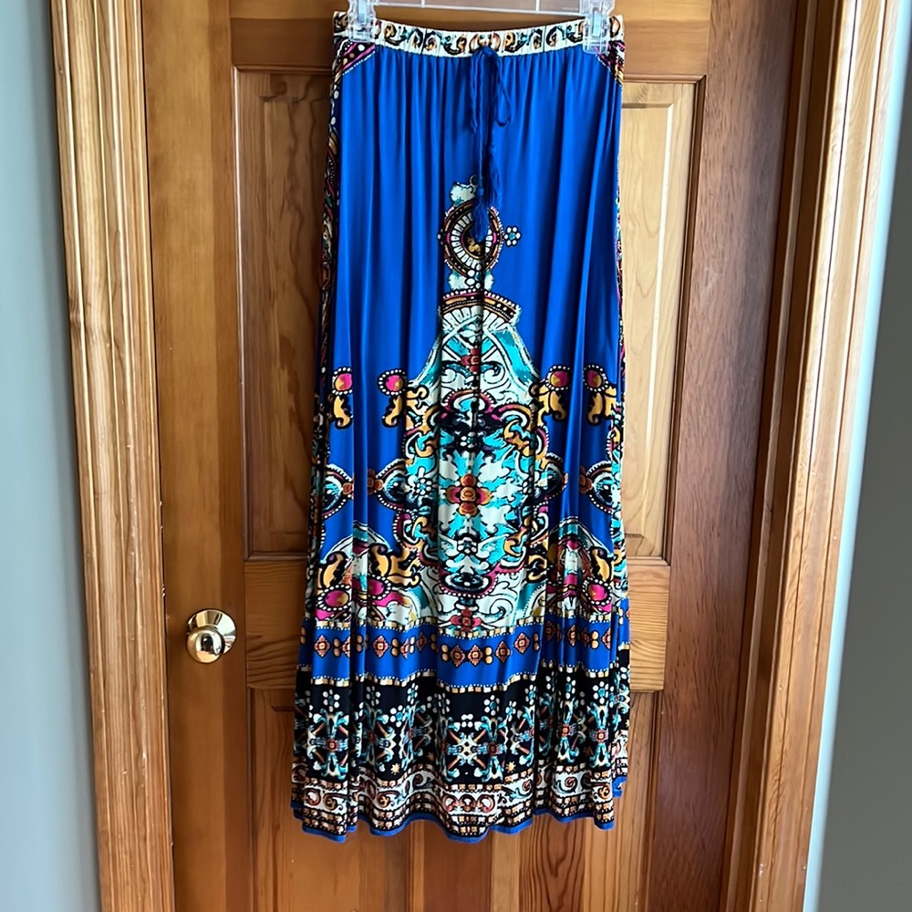 FOREVER 21 MAXI SKIRT BLUE SIZE MEDIUM